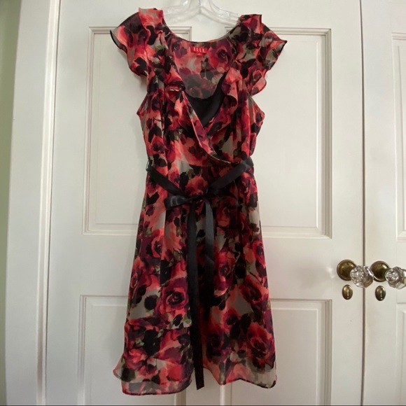 Elle Chiffon Flutter Sleeve Dress - Picture 2 of 10